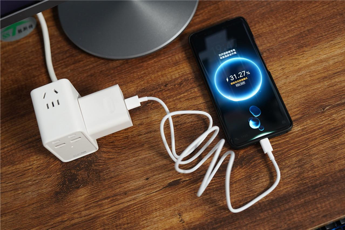 榮耀66W超級快充充電器，讓充電更放心